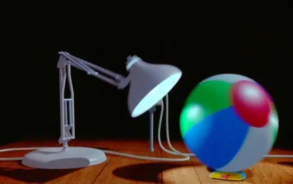  Luxo Jr. chiếc đèn bàn biểu tượng của Pixar